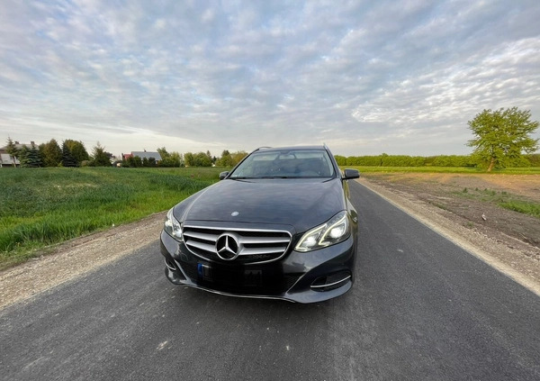 Mercedes-Benz Klasa E cena 59000 przebieg: 212000, rok produkcji 2014 z Łęczna małe 154